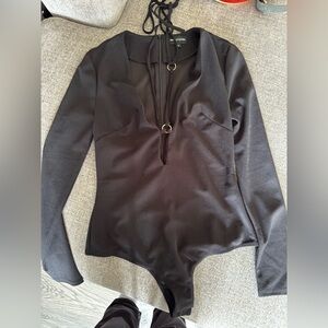 ⭐️Pretty Little Thing Black Deep V- Neck Bodysuit with Straps M NWOT